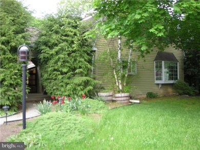 520 S 4th St, Perkasie, PA 18944 - photo 2