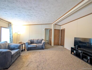 57 Ashley Cir, Swartz Creek, MI 48473 - photo 6