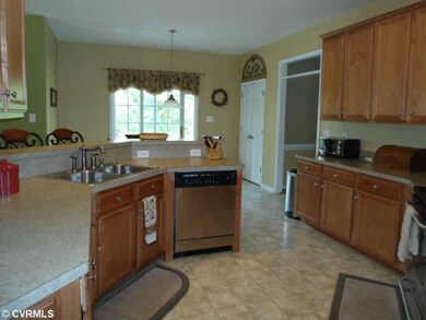 Kitchen - Lovely Kitchen with 42