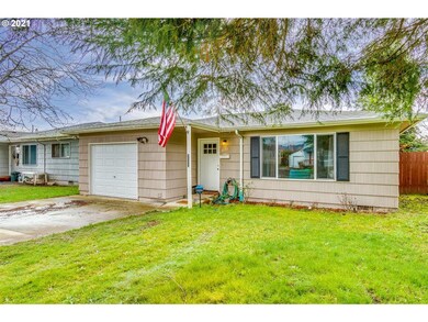 3053 Hemlock St, Longview, WA 98632 - photo 2