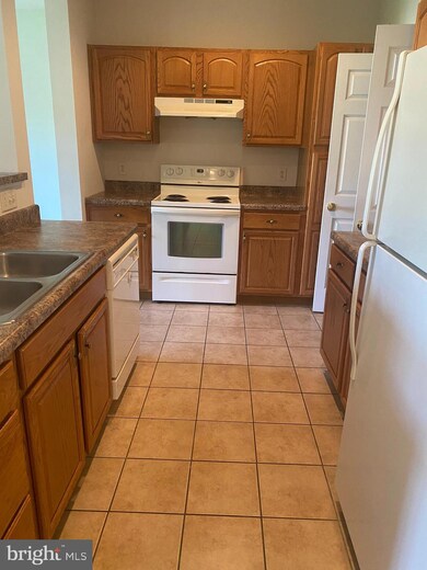 2035 Clinton Ave, Chambersburg, PA 17201 - photo 6