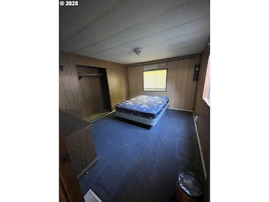 Bedroom, Primary