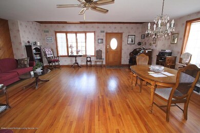 304 Bidwell Ave, Staten Island, NY 10314 - photo 2