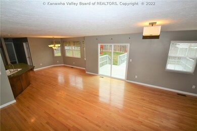 242 Frazier Way, Scott Depot, WV 25560 - photo 7