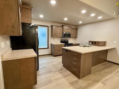 414 Westview Ln E, West Fargo, ND 58078 - photo 3