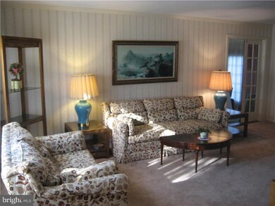 345 Gosling Dr, North Wales, PA 19454 - photo 2