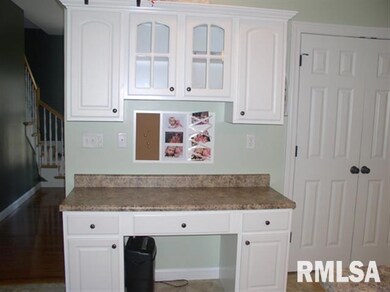 6218 N Clark St, Davenport, IA 52806 - photo 4