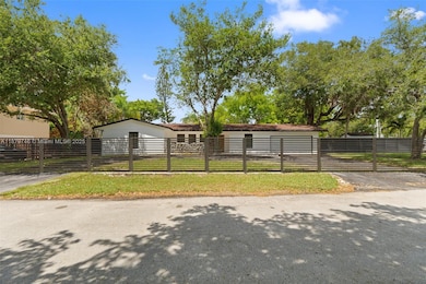 15202 SW 80th Ave, Palmetto Bay, FL 33157 - photo 2