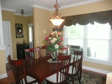 DINING ROOM WITH COLUMNS