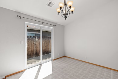 05 Dining Area