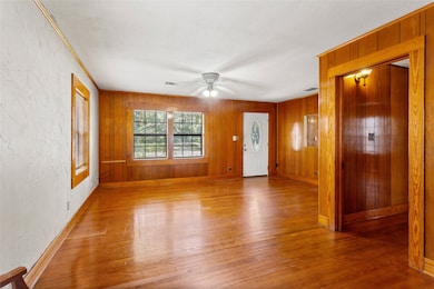 This is the same room without any virtual staging.