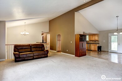 13_LivingDiningKitchen
