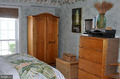 11938 Cardamom Dr, Woodbridge, VA 22192 - photo 7