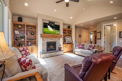 2623 NW Boulder Ridge Loop-large-011-010
