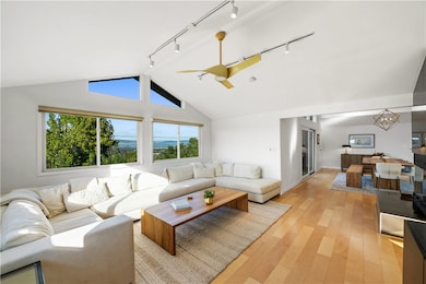 23722 Summit Dr, Calabasas, CA 91302 - photo 7