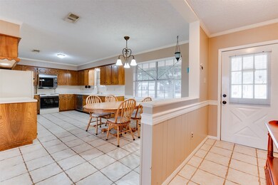 403 Wheeler Dr, Alvin, TX 77511 - photo 2