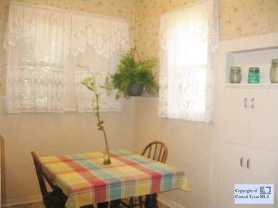 626 E Cedar St, Seguin, TX 78155 - photo 5