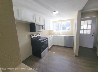 1058 E 7th St, Craig, CO 81625 - photo 4