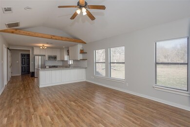 401 Thompson Ln, Lipan, TX 76462 - photo 3