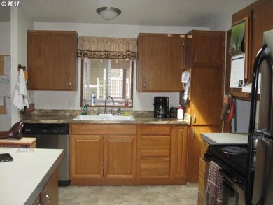 15155 SE Lala Dr unit 13, Clackamas, OR 97015 - photo 3