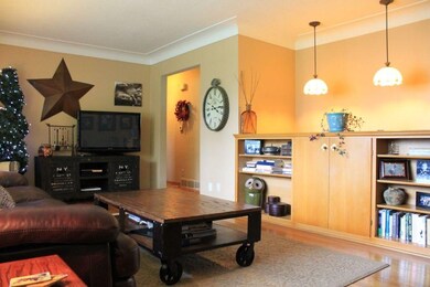 4217 Aurora Ave, Des Moines, IA 50310 - photo 6