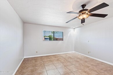 06-Living Area