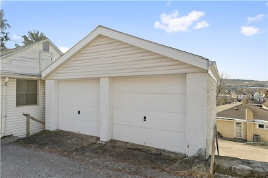 733 Peach Aly, Glassport, PA 15045 - photo 5