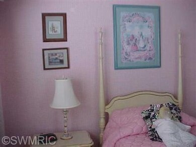 621 Topinabee Rd, Niles, MI 49120 - photo 5