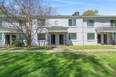 585 E Parkway S unit 27, Memphis, TN 38104 - photo 2