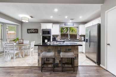 6 Crested Cloud Ct, Spring, TX 77380 - photo 2