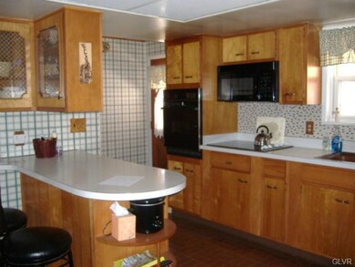 1079 Constitution Ave, Pen Argyl, PA 18072 - photo 2