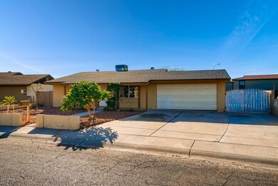 8111 W Westview Dr unit 5, Phoenix, AZ 85033 - photo 2