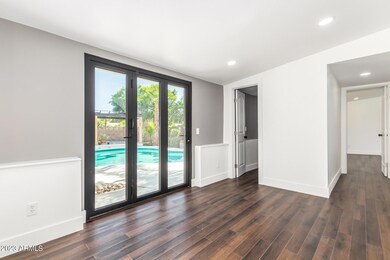 Bi-fold back exit