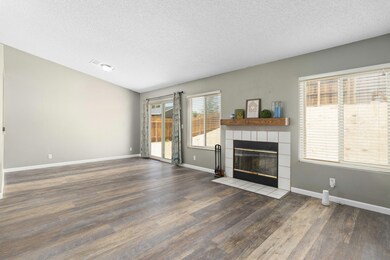 1049 Armstrong Ave Rosamond-5