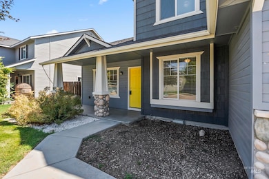 Property entrance with a porch