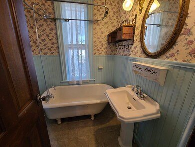 201 N Main St, Virginia, IL 62691 - photo 2