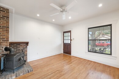 915 Pizer St, Houston, TX 77009 - photo 5