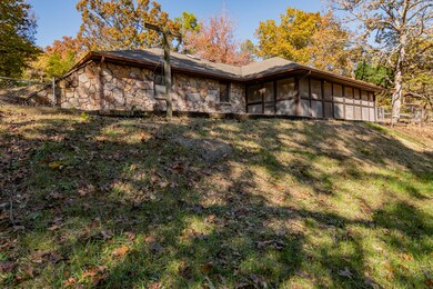 398OldMillRdLampe-2Exteriors(4)