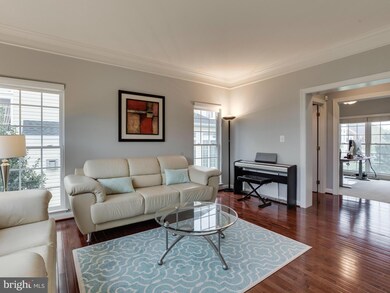 25768 Longforest Dr, Chantilly, VA 20152 - photo 3