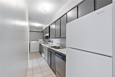 1112 Autumn Cir unit D, College Station, TX 77840 - photo 7