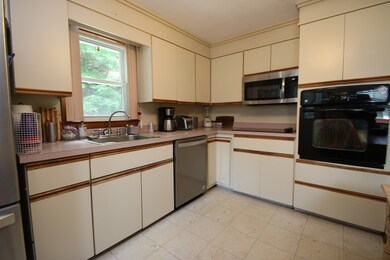 11 Hesper St, Saugus, MA 01906 - photo 6