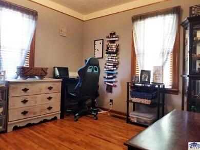 102 W Riggy Ave, West Terre Haute, IN 47885 - photo 7