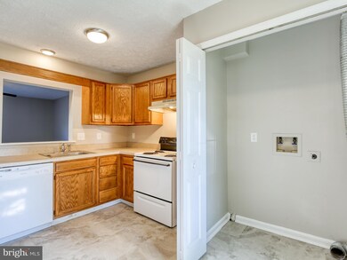 121 Georgetowne Ct, Stephens City, VA 22655 - photo 5