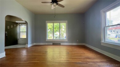 725 W 4th St, Sedalia, MO 65301 - photo 6