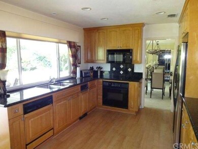 Spacious Kitchen 