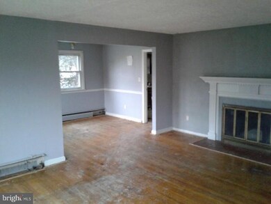 6400 Seabrook Rd, Lanham, MD 20706 - photo 3