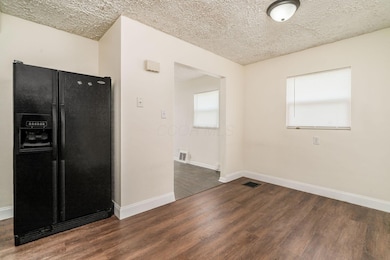 023__R 804 Berkeley Rd 00022