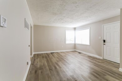 4987 Dimson Dr S, Columbus, OH 43213 - photo 5