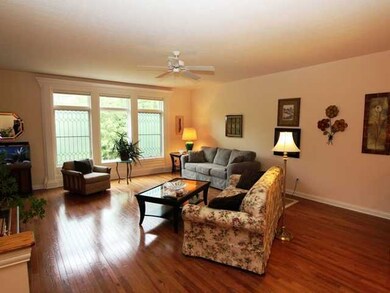 5973 McNaughten Grove Ln, Columbus, OH 43213 - photo 4