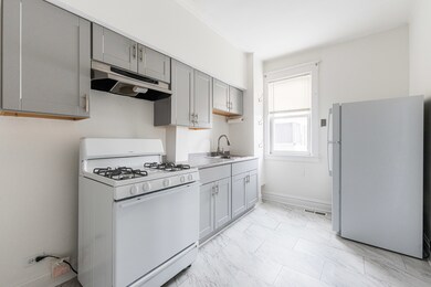 114 W Park Ave unit Front, Elmhurst, IL 60126 - photo 6